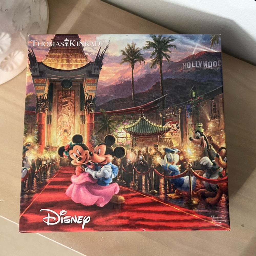 Mickey & Minnie Hollywood 750-Piece Jigsaw Puzzle Thomas Kinkade